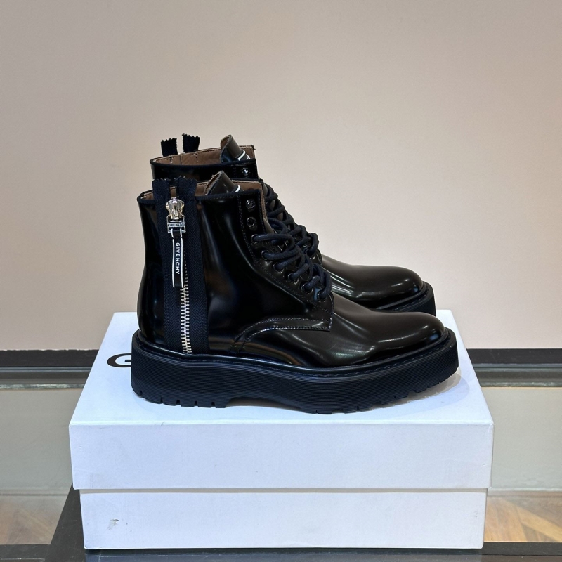 G*u*i boots